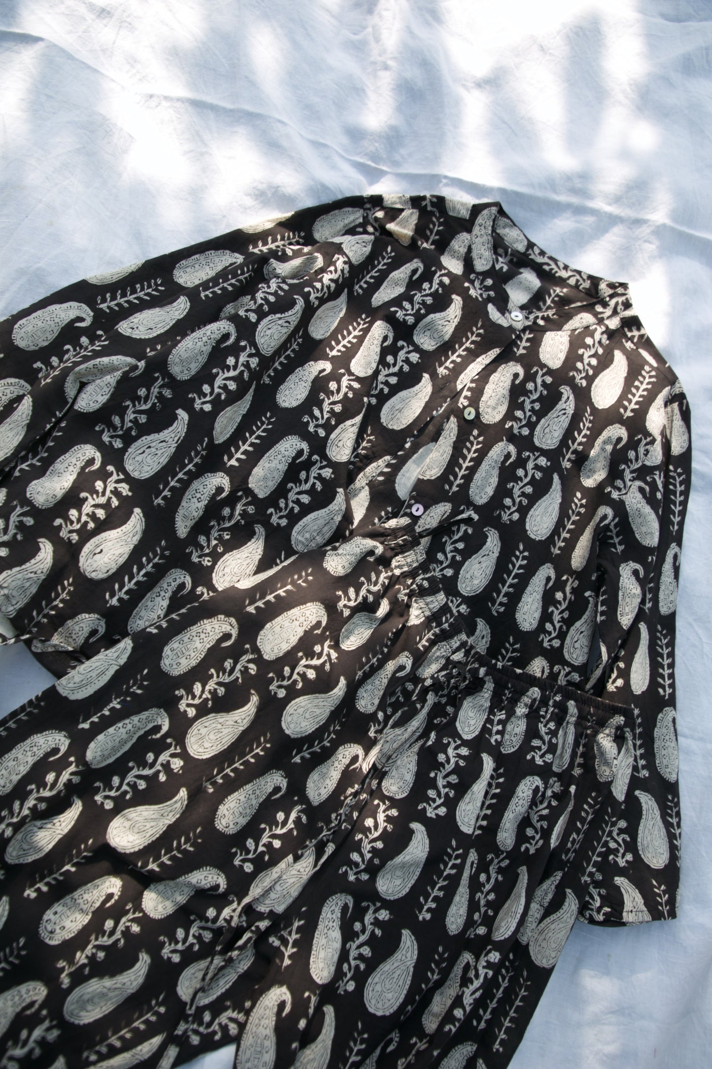 blockprint setup wear(black/paisley)