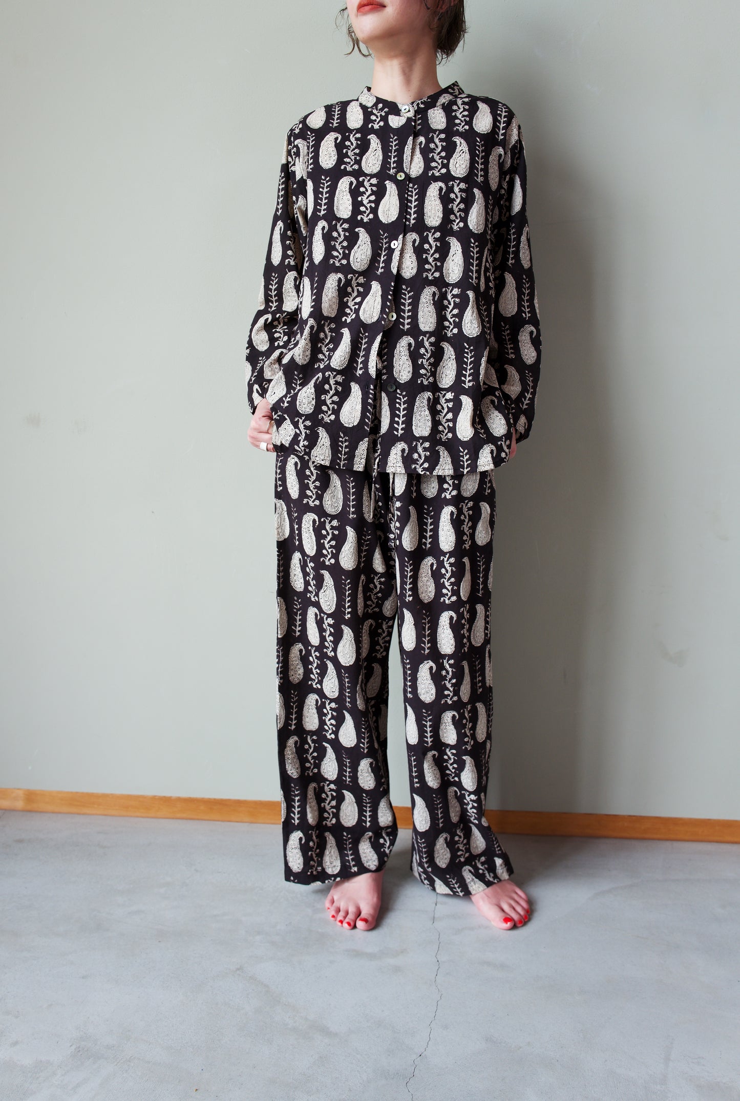 blockprint setup wear(black/paisley)