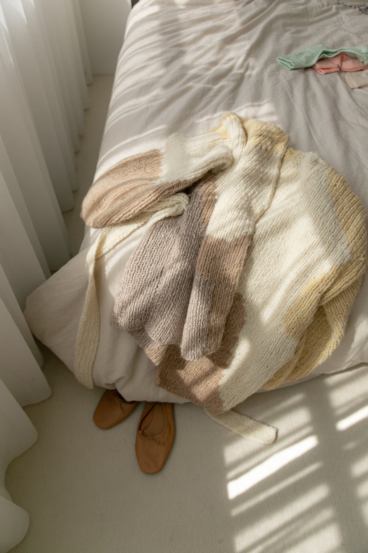 topography handknit gown(sand)