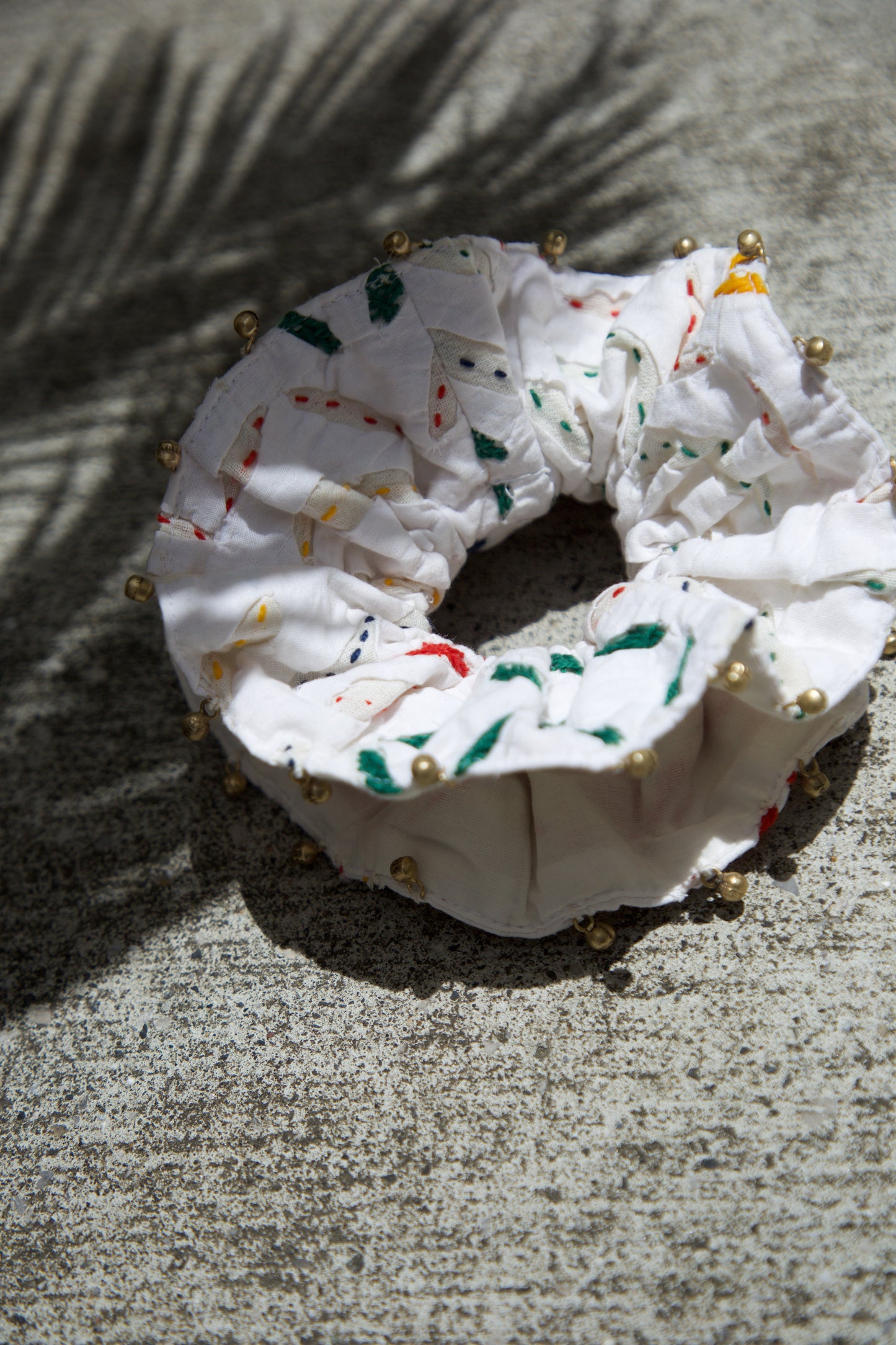 Hand cutwork scrunchie（embroidery）