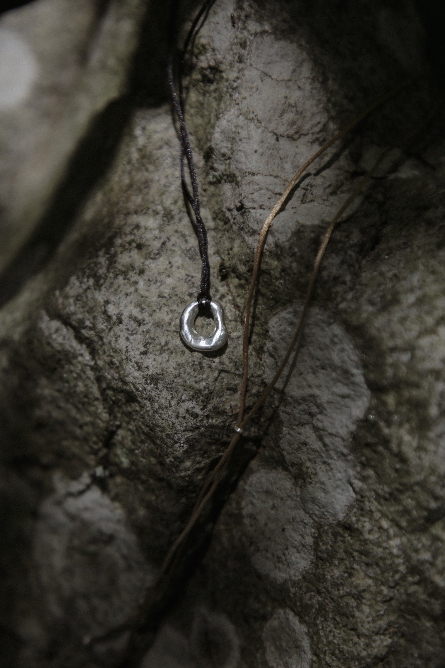 wavy codenecklace