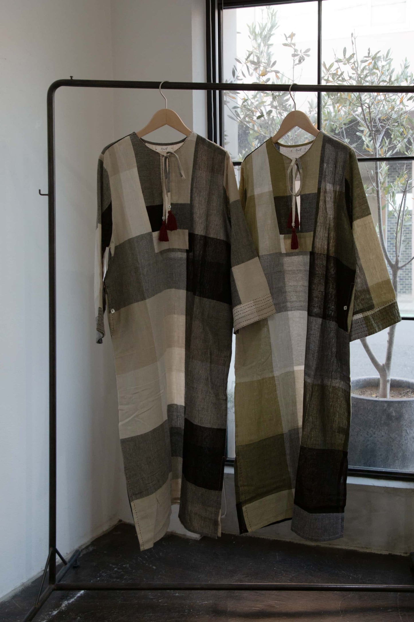 check woven dress（black）