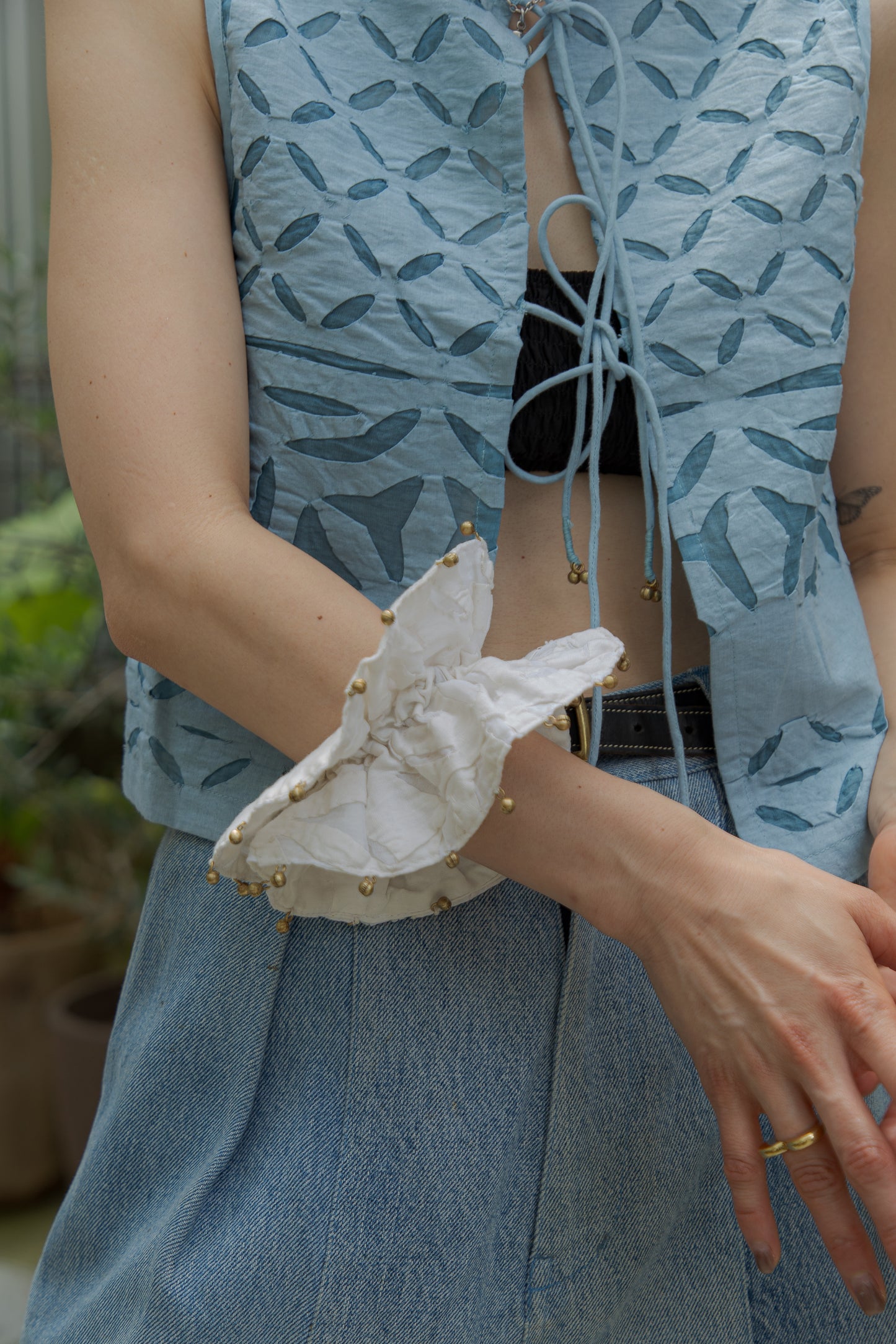 Hand cutwork top（blue）