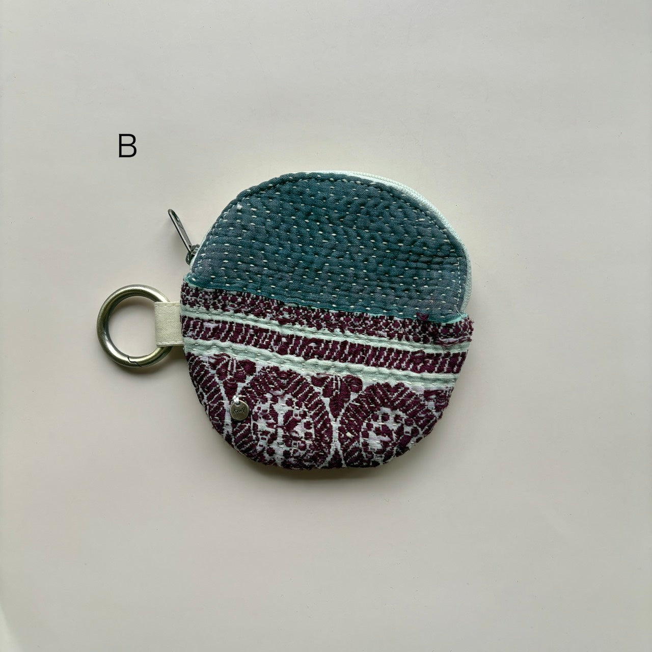 round kantha pouch